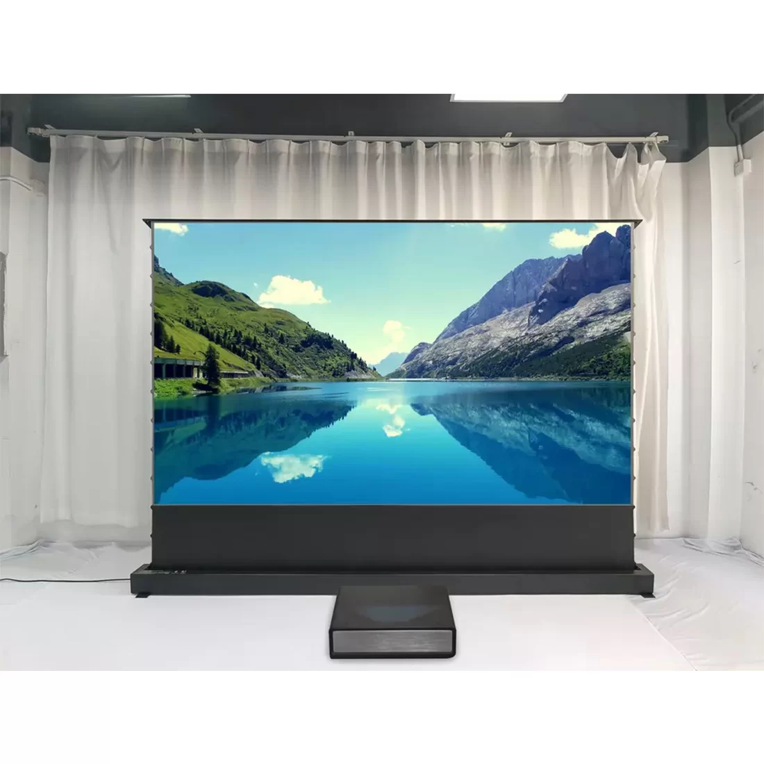 Экран моторизированный Deluxe FJ5-R100H (pvc светоотражающий) 221x 125 – купить недорого с доставкой по Алматы и Казахстану